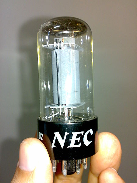 Archivo:NEC vacuum tube.jpg